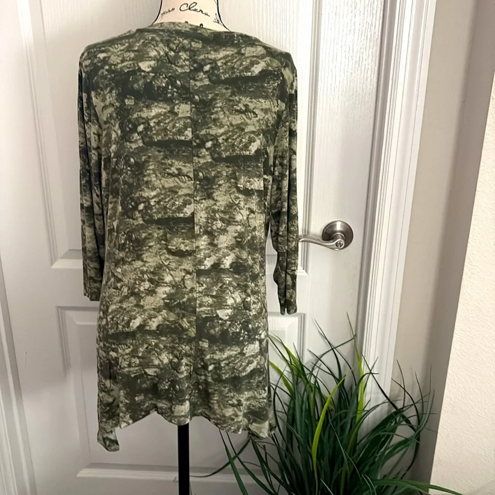 LOGO Long Sleeve Shark-bite Tunic. NWOT - Picture 2 of 5